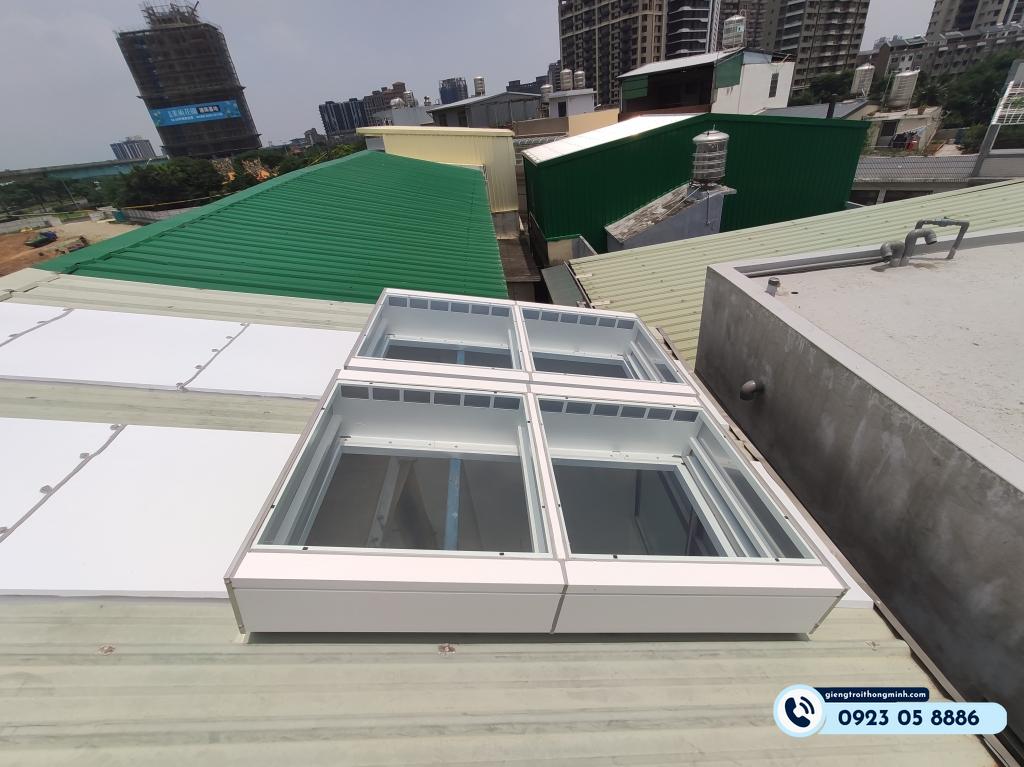 thi công giếng trời mái tôn