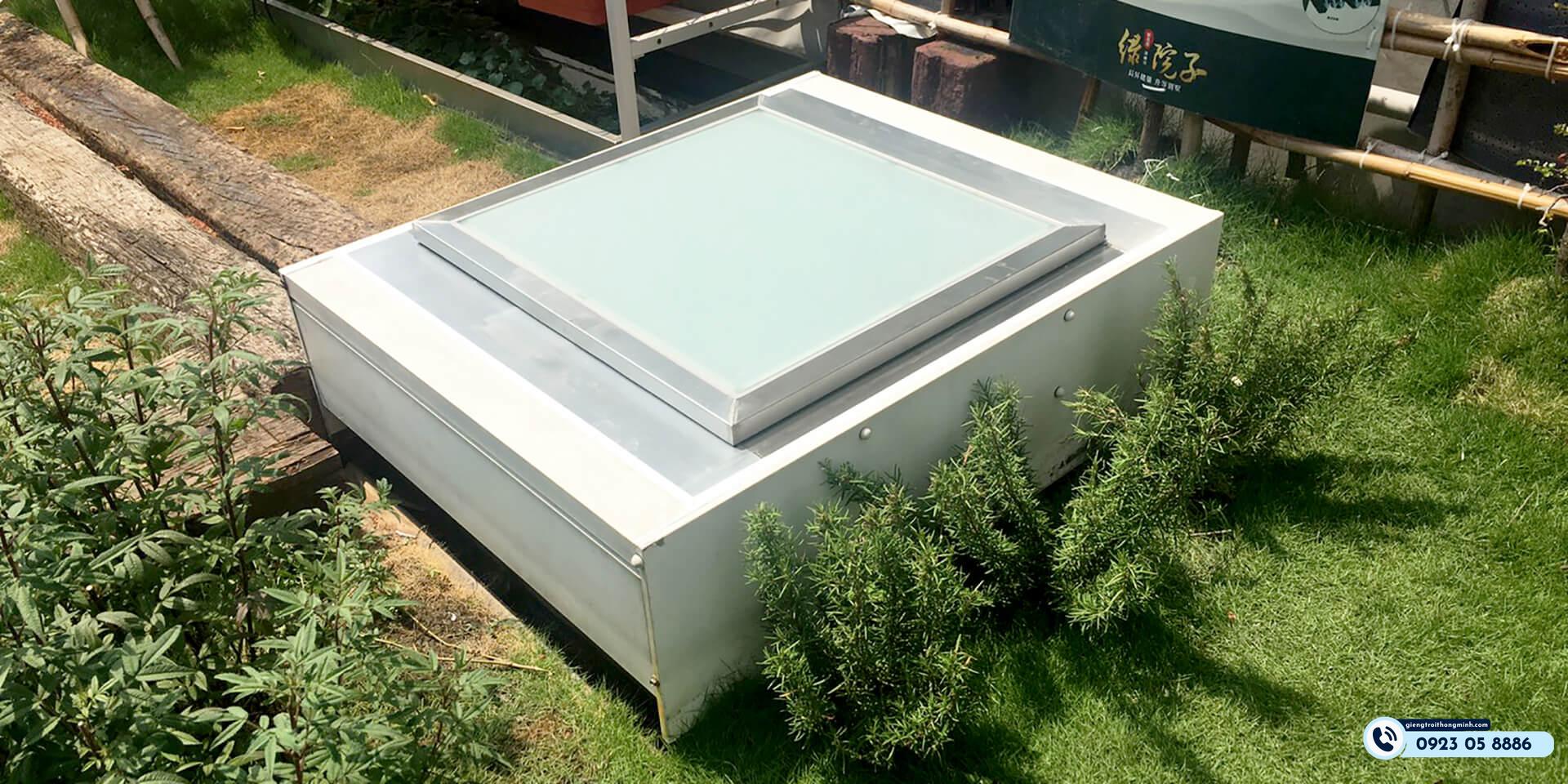 Cửa lên mái phù hợp cho nhiều công trình từ nhà ở đến biệt thự