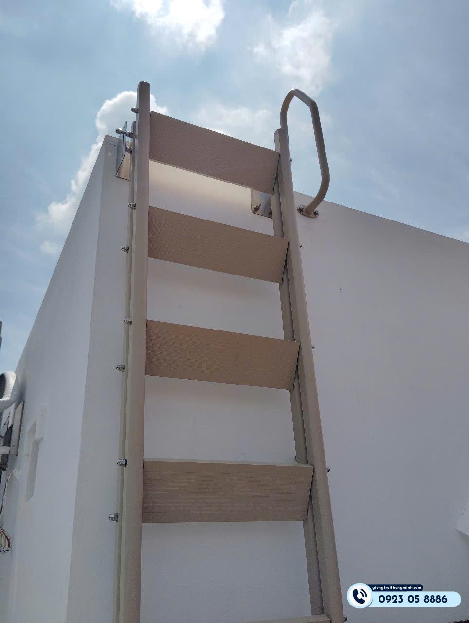 thang gấp lên mái cho biệt thự