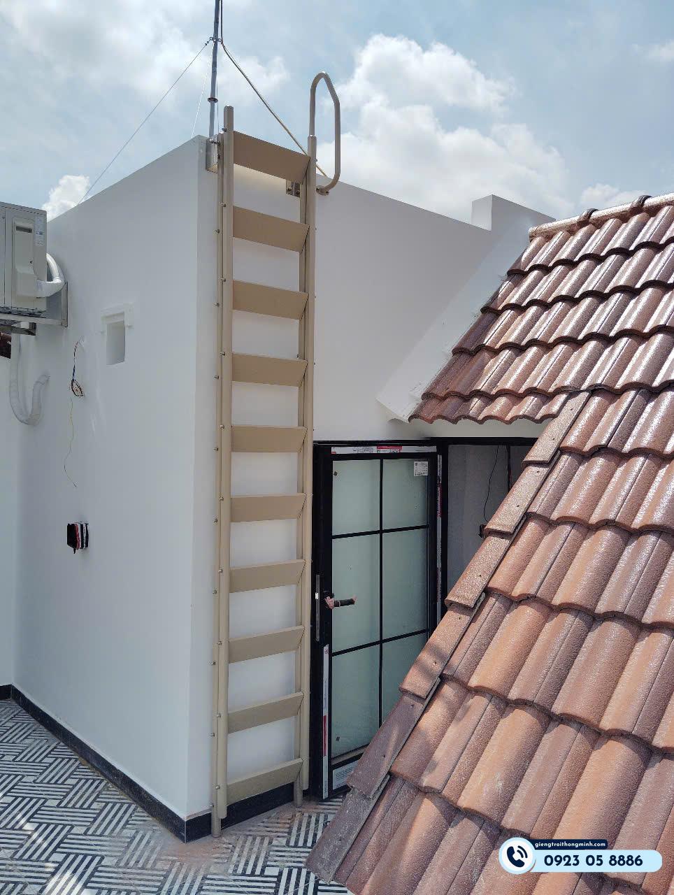 thang gấp lên mái cho biệt thự