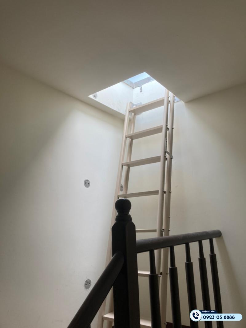 tiêu chí chọn cửa lên sân thượng