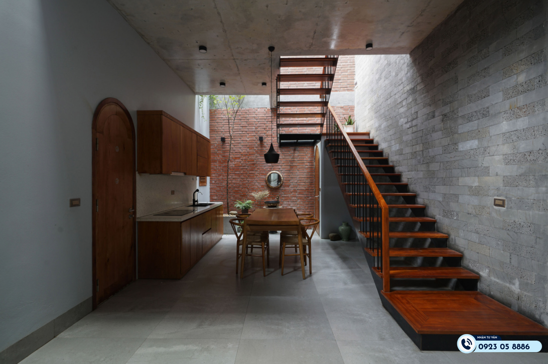 giếng trời cầu thang nhà ống 2 tầng