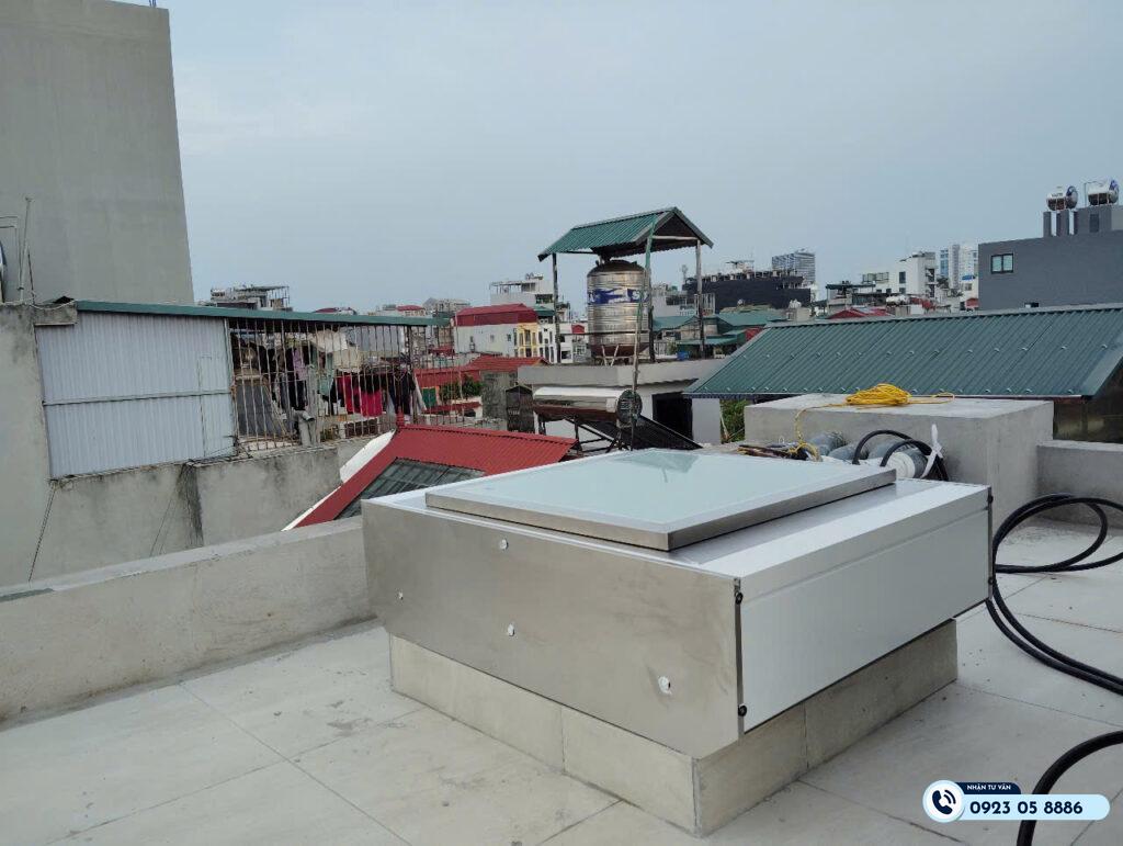 Giếng trời thông minh kết hợp nắp thăm mái tại nhà phố Thịnh Hào