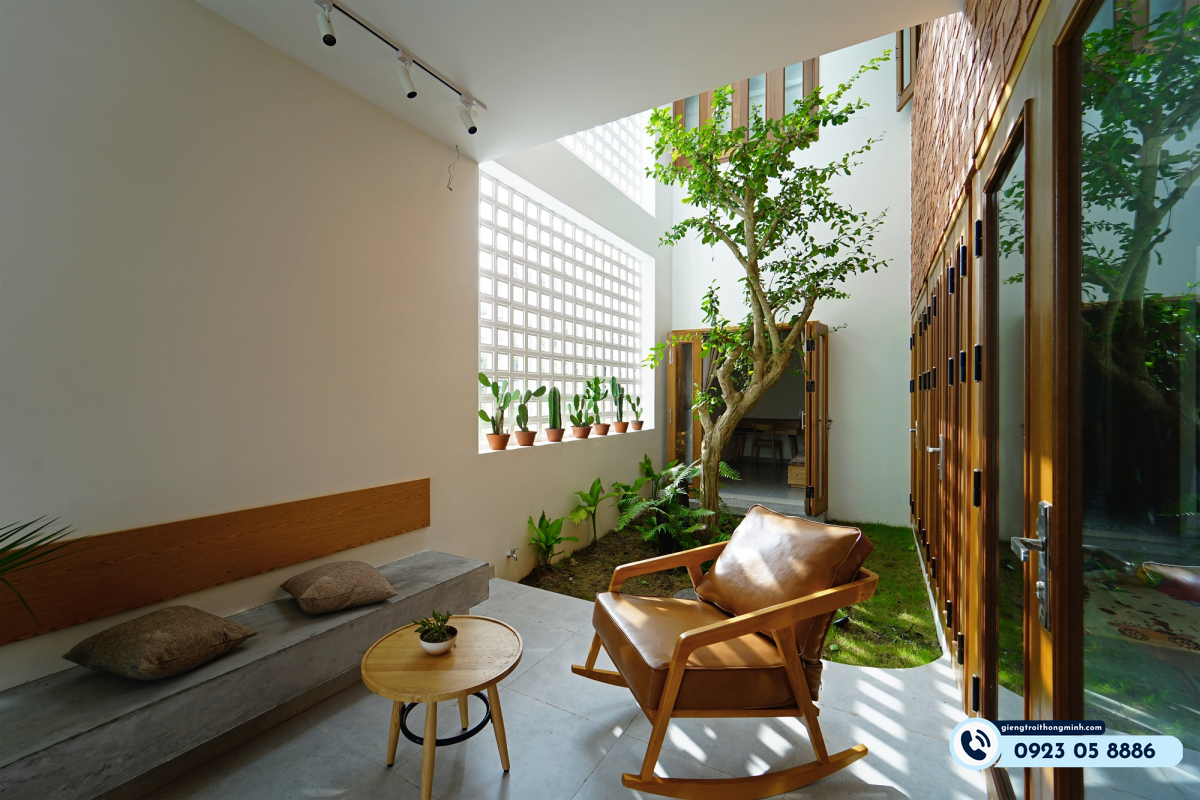 trang trí giếng trời phía sau nhà