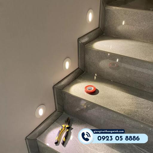 cách lấy ánh sáng cho cầu thang