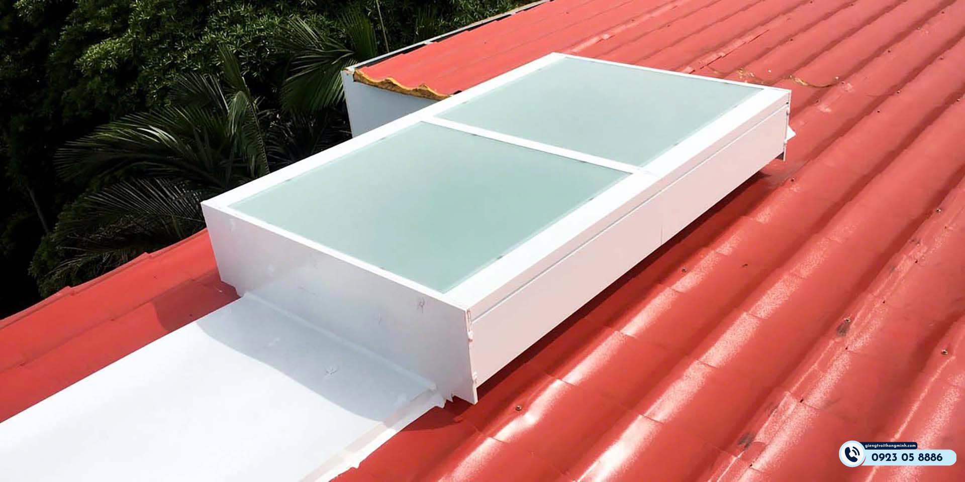 giếng trời trên mái ngói