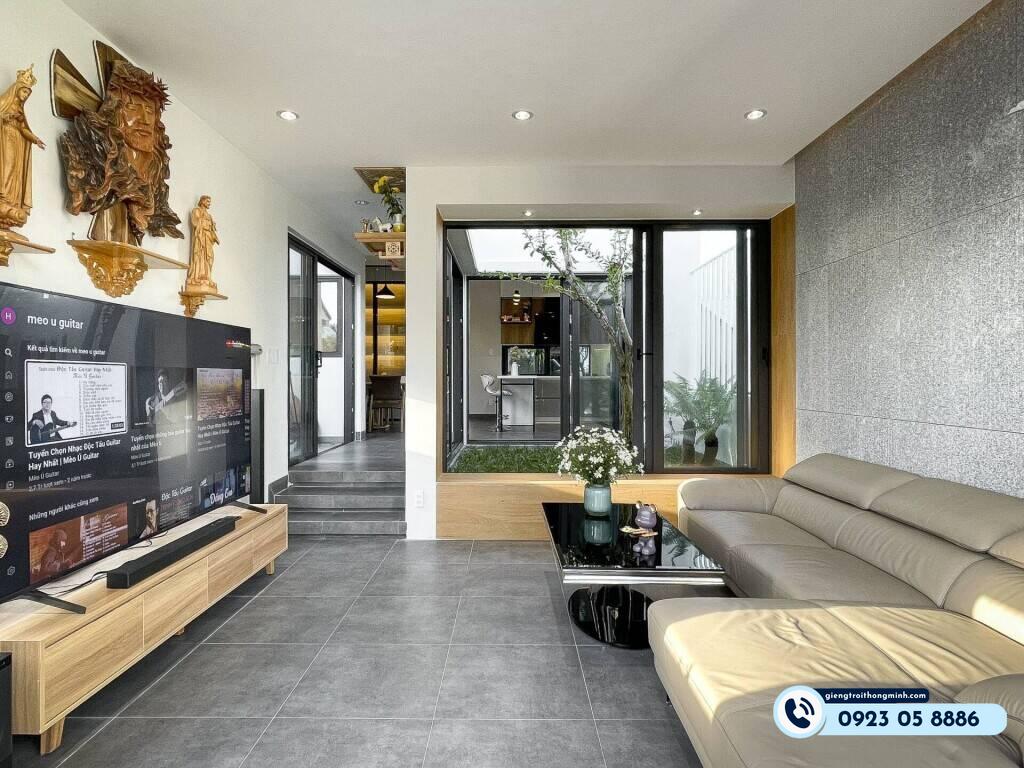 thiết kế giếng trời phòng khách