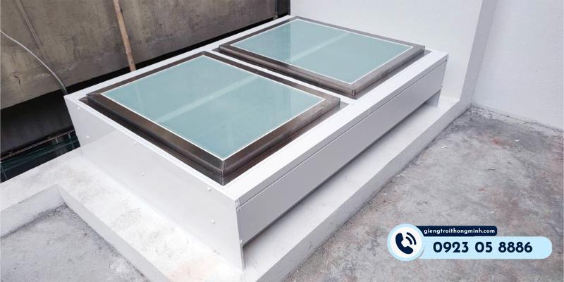 mái trượt giếng trời tự động