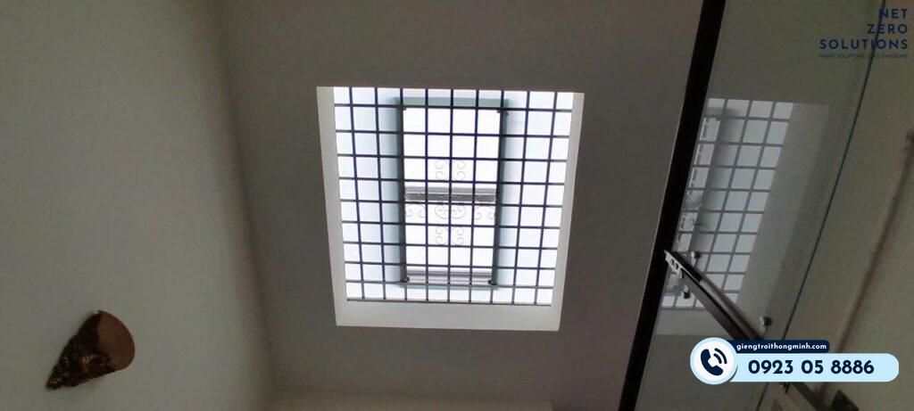 Lắp Giếng trời thông minh lấy sáng thông gió thay thế mái kính truyền thống cho nhà phố