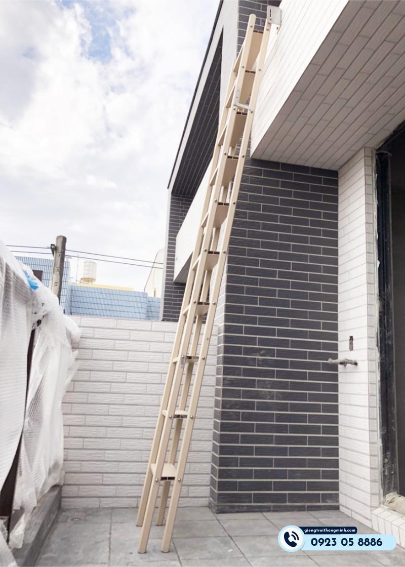 thang thoát hiểm ngoài trời