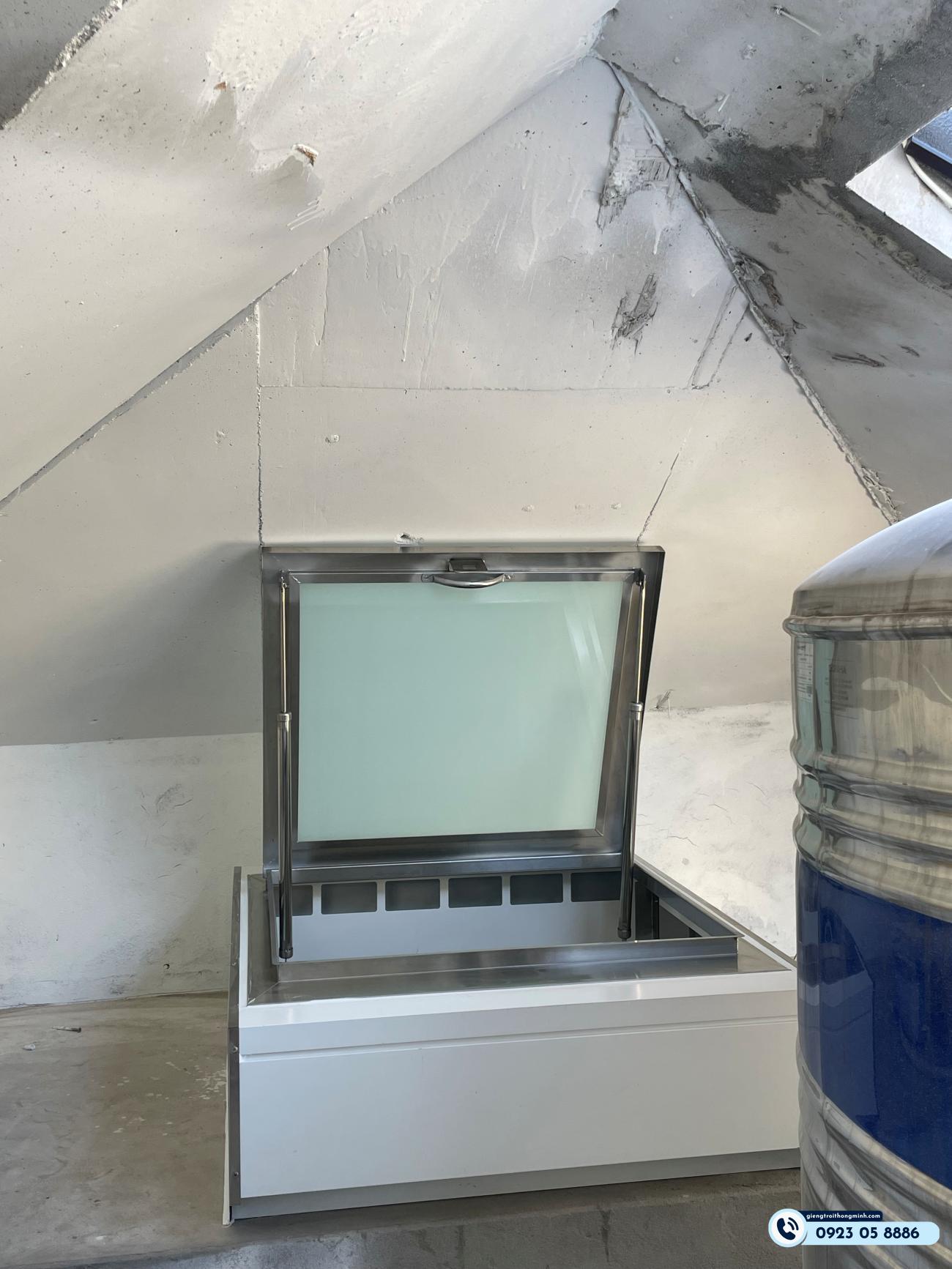 Combo thang gấp âm tường và giếng trời có nắp mở