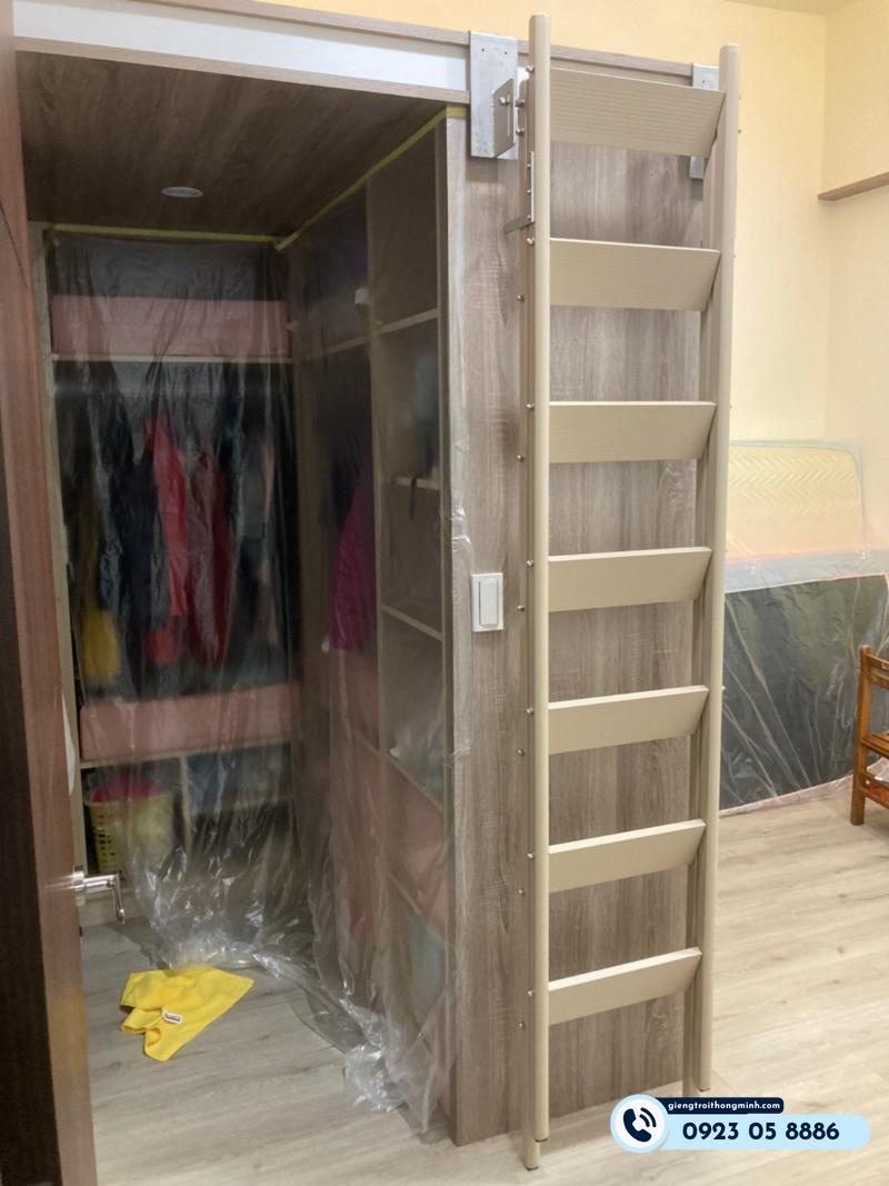 thang thoát hiểm ngoài trời homestay