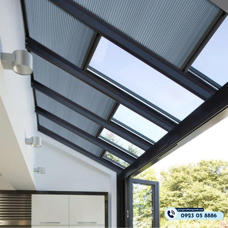 chống nắng mái kính biệt thự