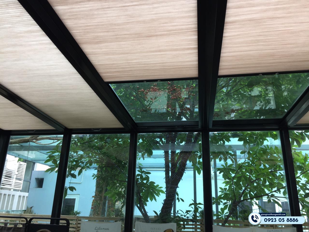 thi công chống nắng mái kính