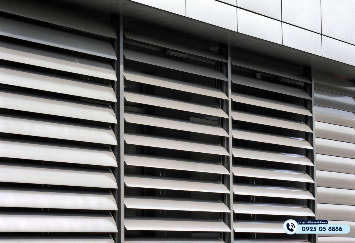 giải pháp thông gió cho nhà mái thái