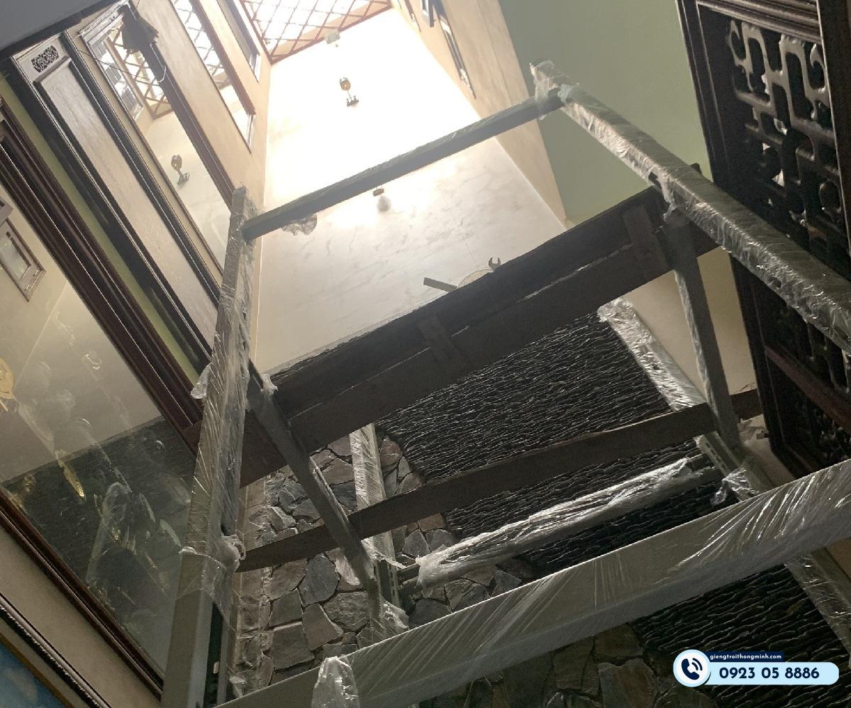 giếng trời thang máy