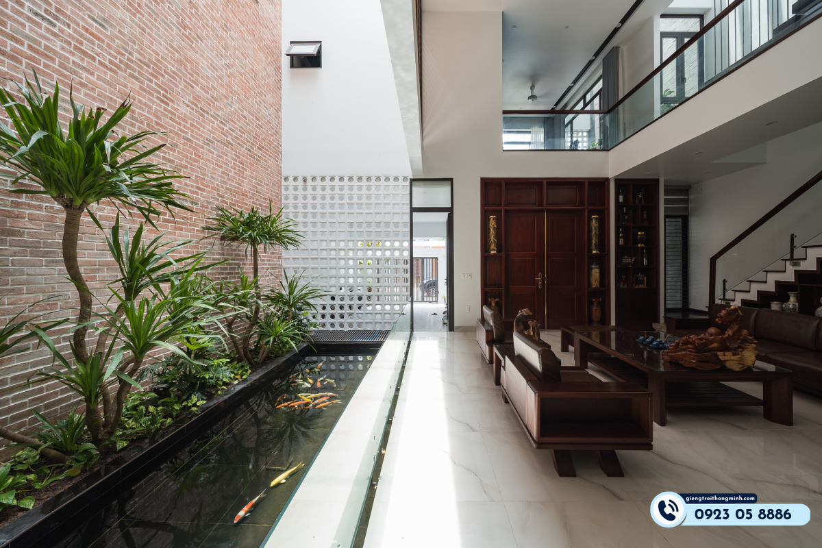 nhà gác lửng có giếng trời