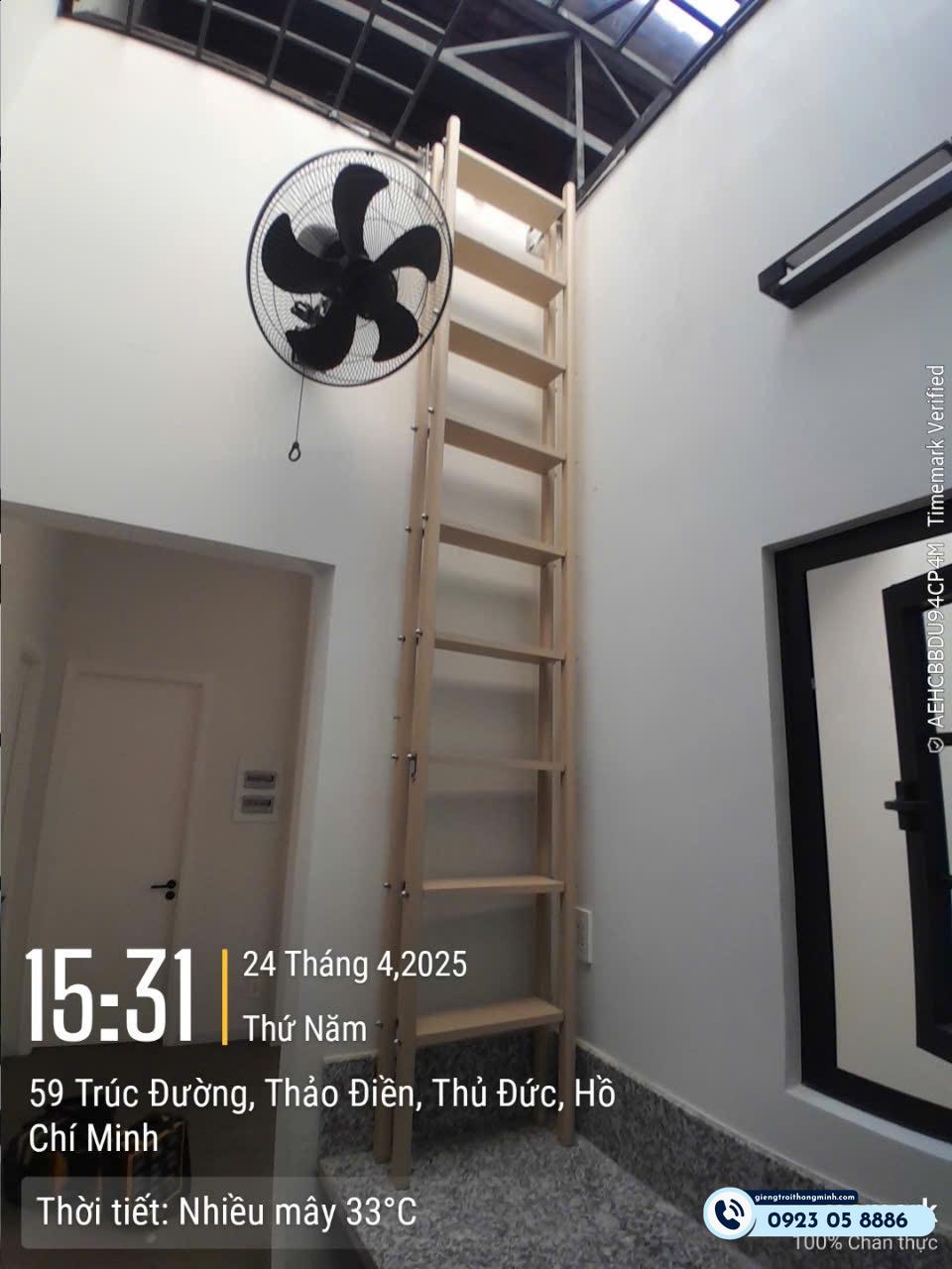 Lắp thang gấp thông minh cho nhà bếp