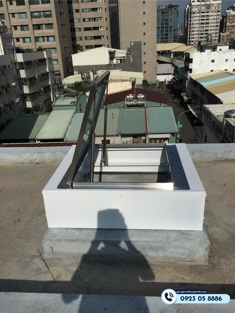 ứng dụng xi lanh giếng trời