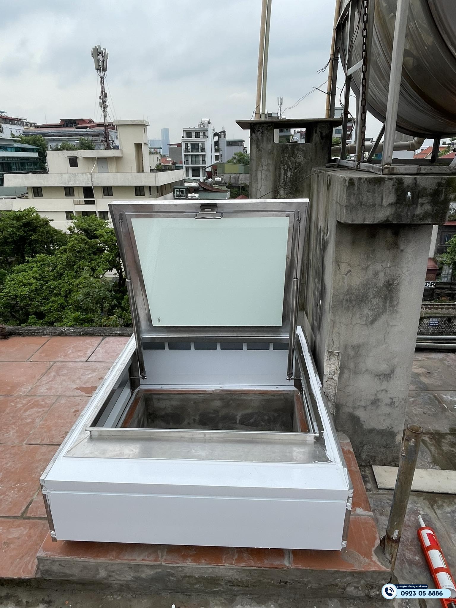 Giếng trời thông minh kết hợp nắp thăm mái