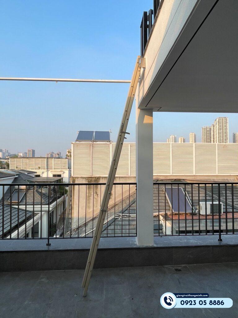 Thang gấp lên mái biệt thự