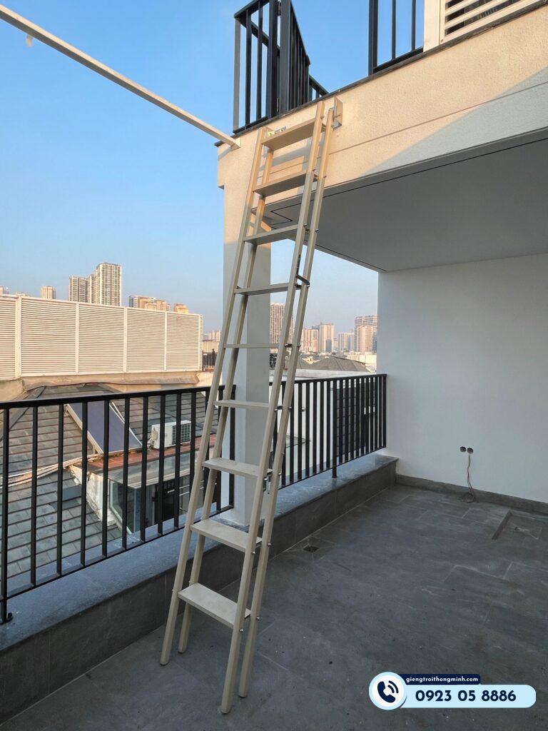 Thang gấp lên mái biệt thự