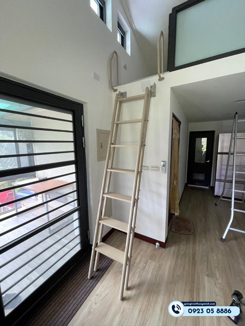 cầu thang gác lửng bằng gỗ