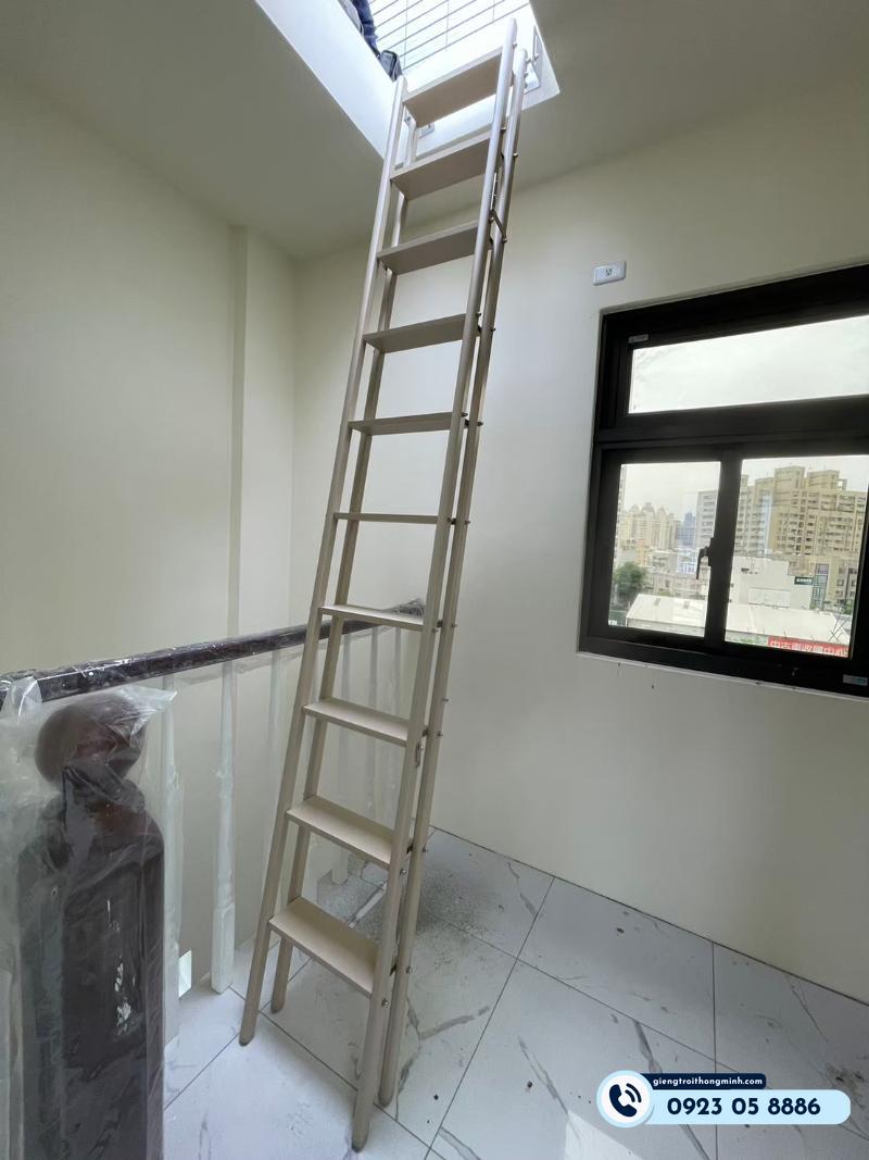 thang xếp gọn gắn tường